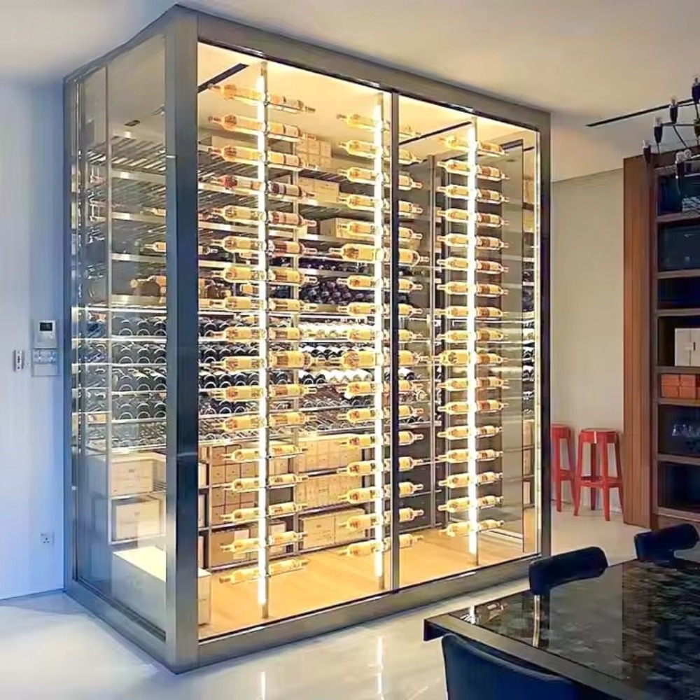 Wine & Beer Guayaquil - رف نبيذ من الأرض إلى السقف